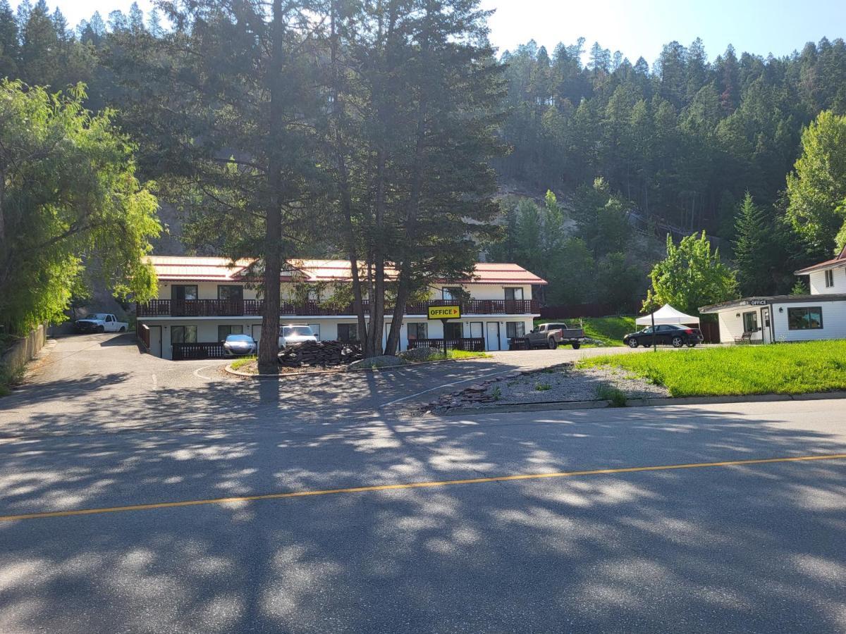Alpen Motel Радіум-Гот-Спрінгс Екстер'єр фото
