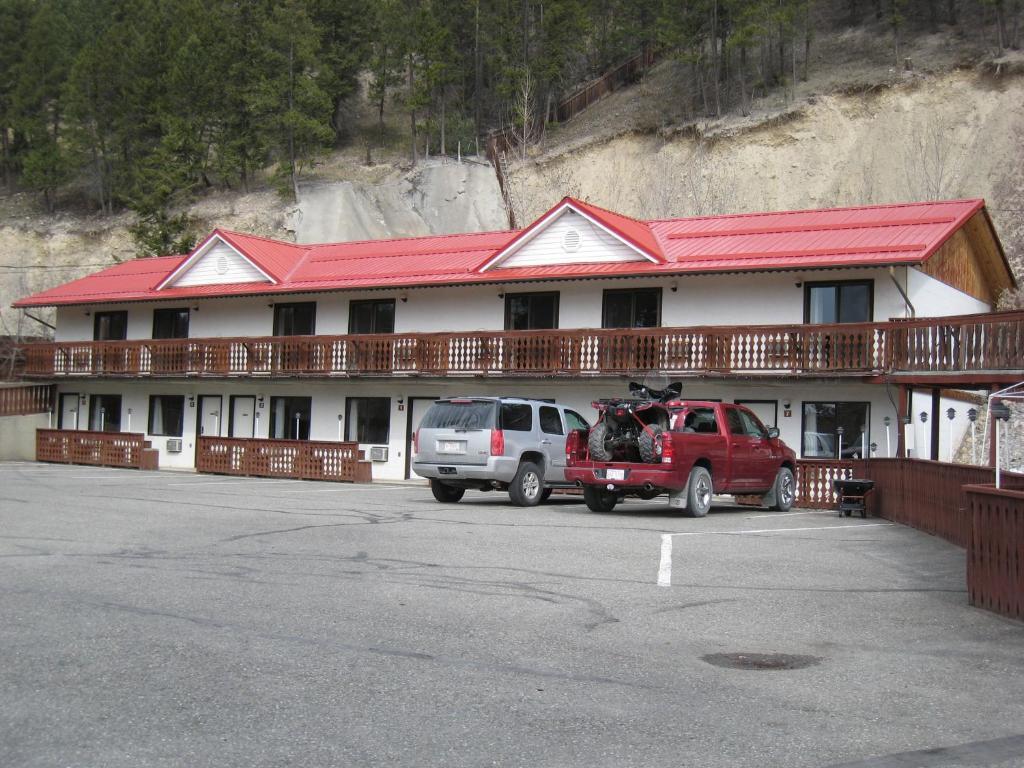 Alpen Motel Радіум-Гот-Спрінгс Екстер'єр фото