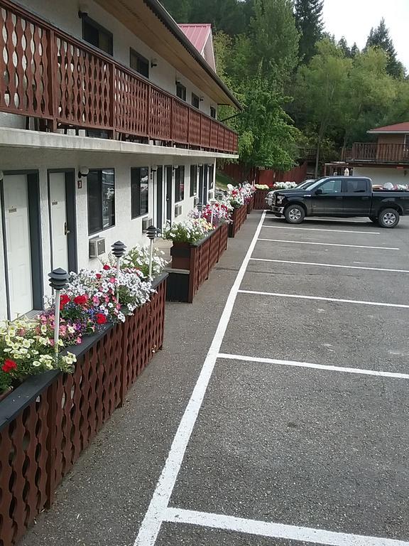 Alpen Motel Радіум-Гот-Спрінгс Екстер'єр фото